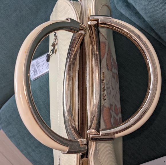 Leopard Print Cow Leather Handbag - Picture 4 of 6